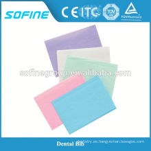 De buena calidad Fabricación de China de 3 Ply Desechables PE impermeable Tejido recubierto Dental Bib CE Aprobado